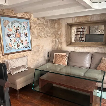 Atelier D Artiste Sur L Ile Saint Louis * Paris