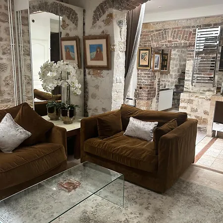Atelier D Artiste Sur L Ile Saint Louis Apartment